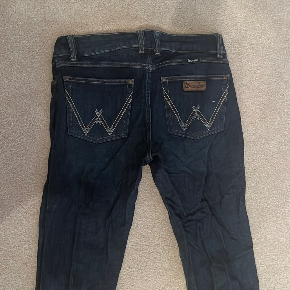 Wrangler ladies boot cut jeans. Worn once. Size 9 X 36